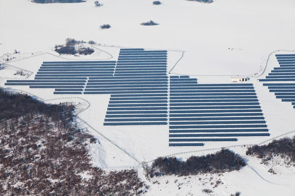 태양광 발전소의 공중 사진 — 스톡 사진