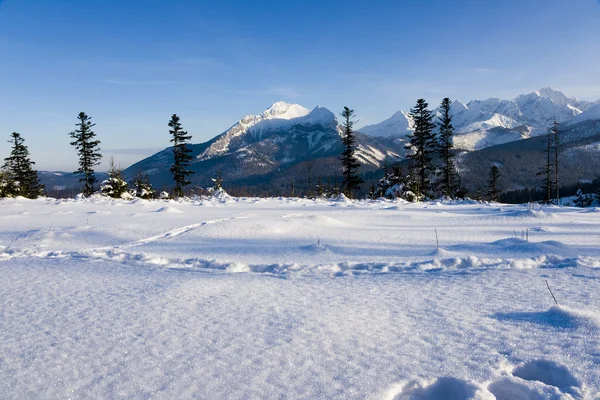 Tatras poloneses em paisagens de inverno — Fotografia de Stock