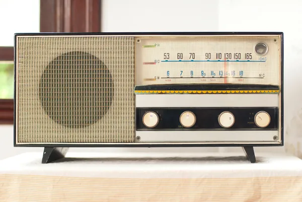 Rádio na moda antiga — Fotografia de Stock