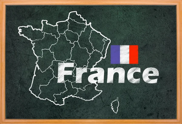 France carte et drapeau dessinés sur tableau noir — Photo