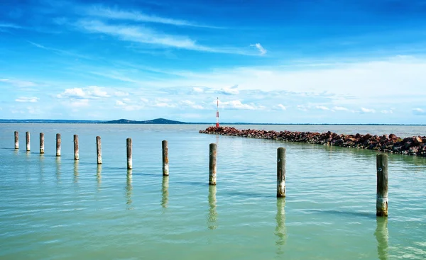 Kleine pier aan het Balatonmeer, Hongarije — Stockfoto