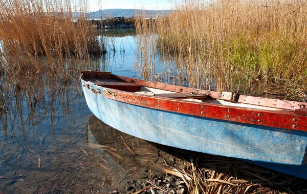 Bateau de pêche sur le lac Balaton, Hongrie — Photo