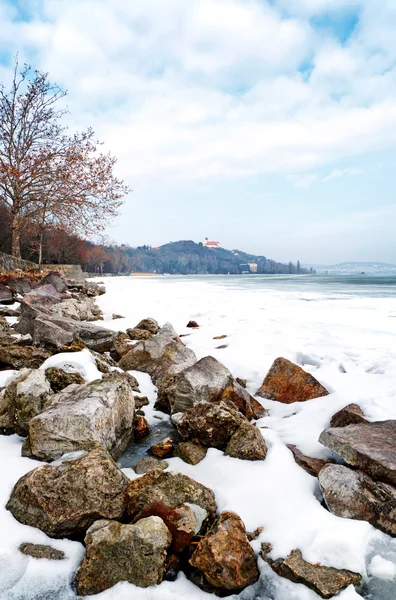 Jezero balaton v zimním období, tihany, Maďarsko — Stock fotografie