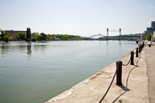 De stad en rivier don Rostov aan de Don — Stockfoto