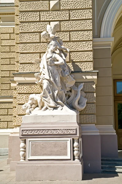 An opera theater is in city Odessa. Sculpture — Stock Photo, Image
