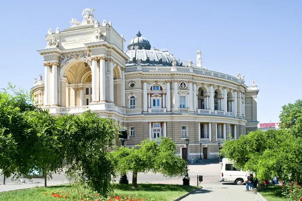 Un teatro d'opera è in città Odessa — Foto Stock