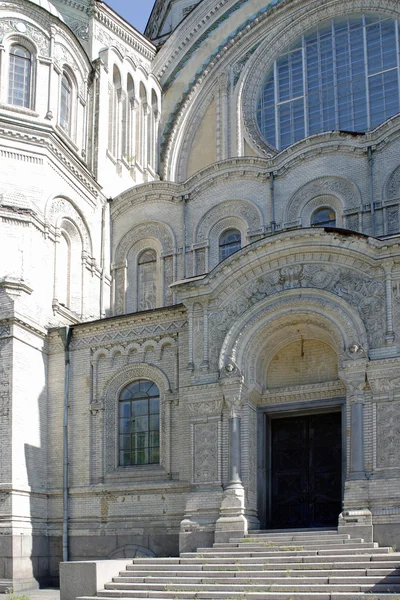 Morskich katedra znajduje się w mieście kronstadt — Zdjęcie stockowe
