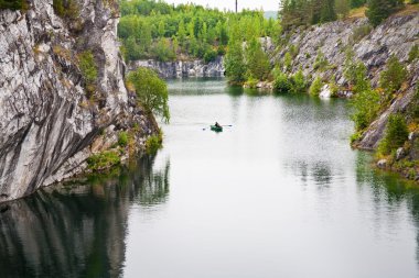 Mermer kanyona Karelya