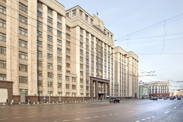 Edifício da Duma estatal na rua Okhotnyy Ryad — Fotografia de Stock