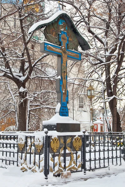 Återställd cross - monument — Stockfoto