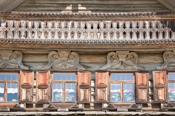 Фасад стародавнього будинку — стокове фото