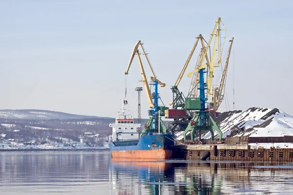 Güterhafen. murmansk — Stockfoto