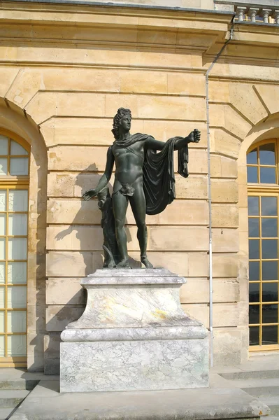Skulpturer av slottet komplexa versailles — Stockfoto