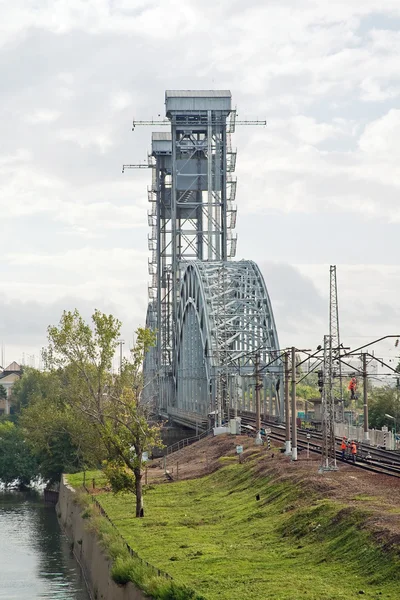 Brücke mit der Liftsektion — Stockfoto
