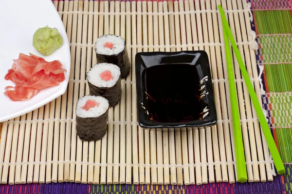 Sushi on a bamboo mat — Stock Photo, Image