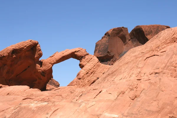Arch Rock nella Valle del Fuoco Nevada — Foto Stock