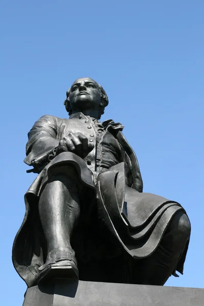 Monument van m.v.lomonosov in Sint-petersburg, Rusland — Stockfoto