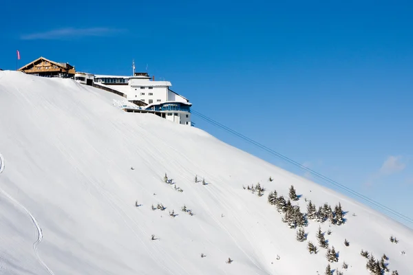 Centro di resort in alpi montagne — Foto Stock