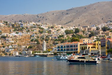 symi Adası'nda küçük yat