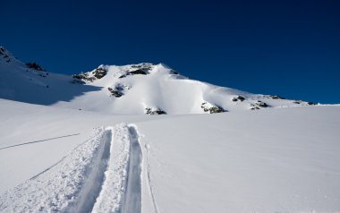 bir Dağı'nda kayak rotalar