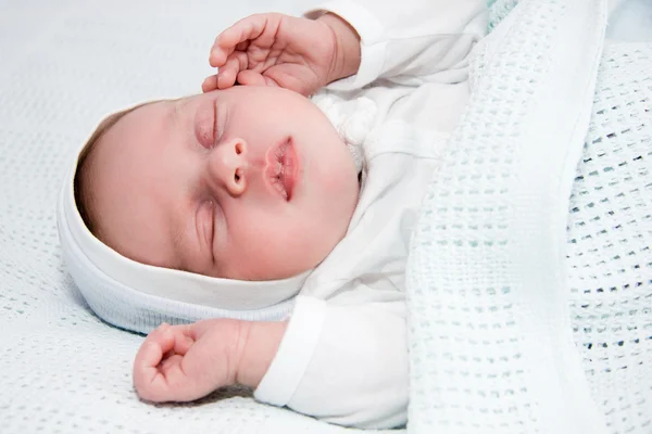 Newborn boy sleeping — Stock Photo, Image