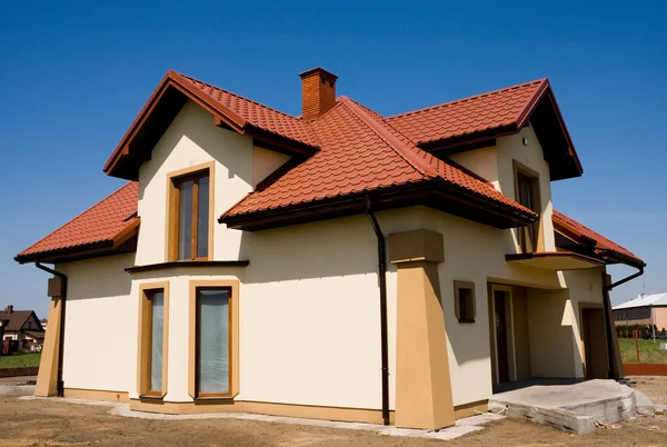 Incompleted small yellow house — Stock Photo, Image