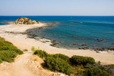 kayalar ile deniz limanı