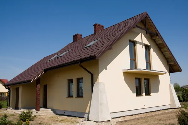 Ofullständig små vita huset — Stockfoto