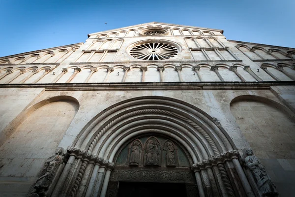 Προβολή κιάλια大聖堂の入口 — ストック写真