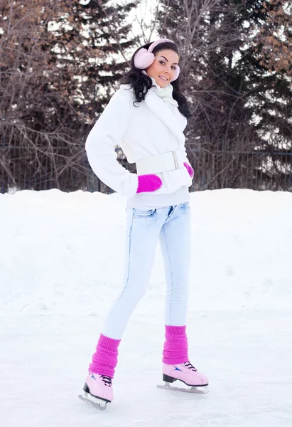 女の子のアイス スケート — ストック写真