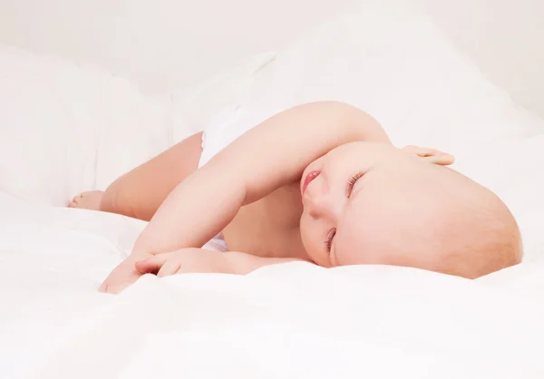 아기 침대에서 — 스톡 사진