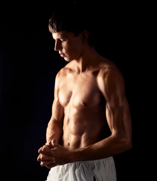 Hombre muscular — Foto de Stock