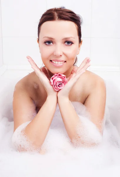 Žena se koupe — Stock fotografie