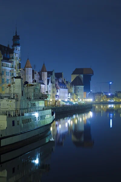 Ιστορικό πολωνική πόλη του Γκντανσκ τη νύχτα — Φωτογραφία Αρχείου