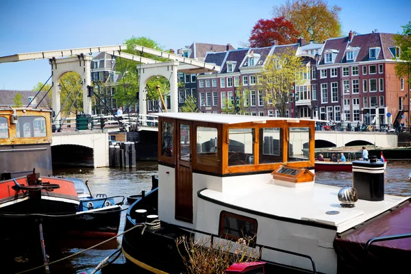 Magere Brug, худий міст. Амстердам — стокове фото
