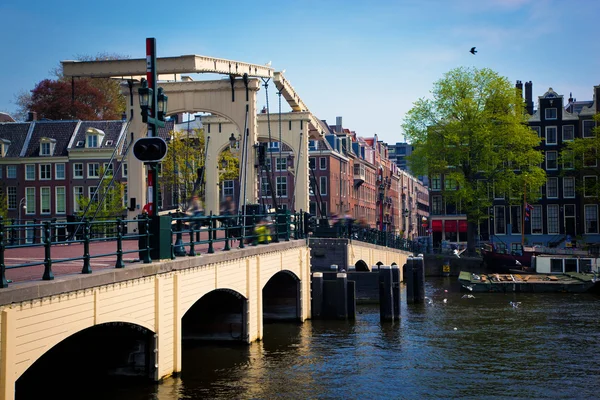 Магере Брюг, тощий мост. Амстердам — стоковое фото