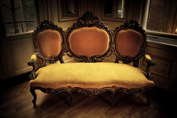 Ретро винтажный диван — стоковое фото