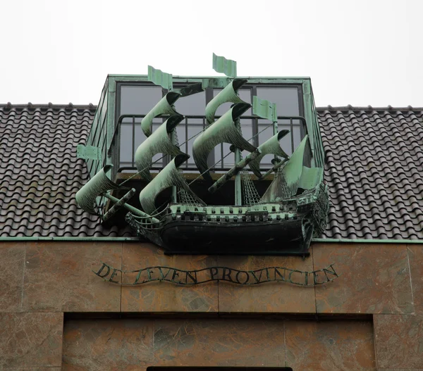 船雕塑。荷兰海牙 — 图库照片