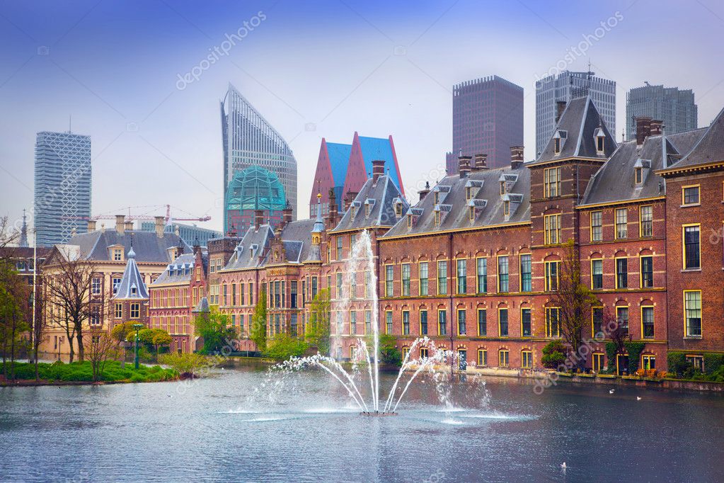 デン ハーグでオランダ Parlament ビネンホフ宮 ストック写真 C Photocreo