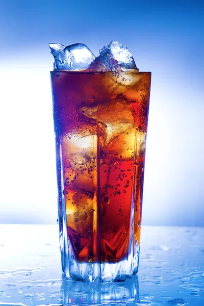 A fresh glass of cola with ice — Stock Photo, Image
