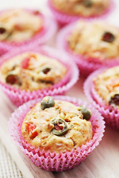 Muffin con olive verdi — Foto Stock
