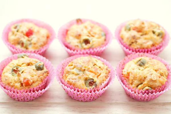 Muffins με πράσινες ελιές — Φωτογραφία Αρχείου
