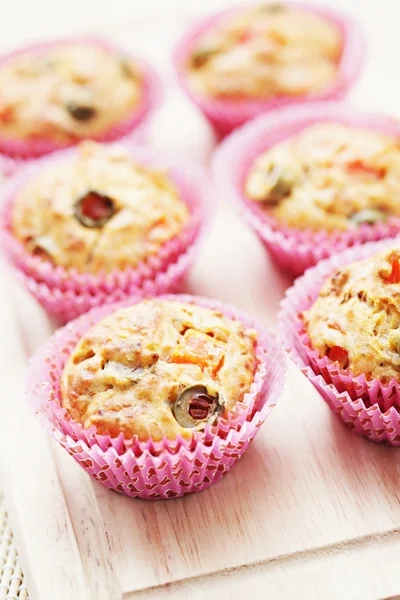 Muffins con aceitunas verdes — Foto de Stock