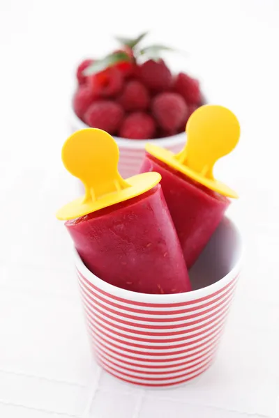 Raspberry ice creams — Stock Photo, Image