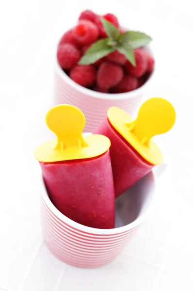 Raspberry ice creams — Stock Photo, Image