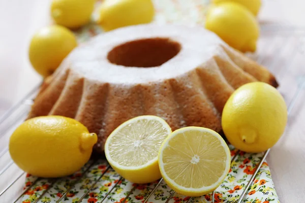 Лимонний торт фунт — стокове фото