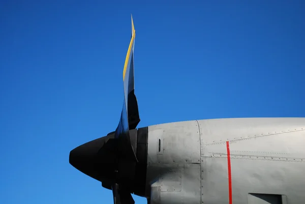 Пропеллер военного самолета — стоковое фото