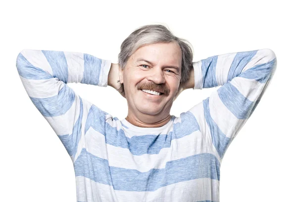 Lachende vrolijke volwassen man geïsoleerd op witte achtergrond — Stockfoto