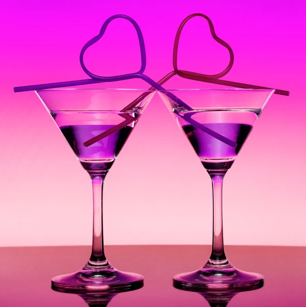 Două Martini pe un fundal luminos — Fotografie, imagine de stoc