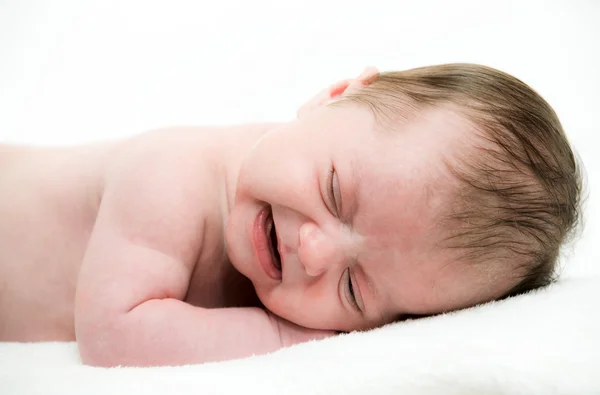 Retrato de bebê chorando — Fotografia de Stock